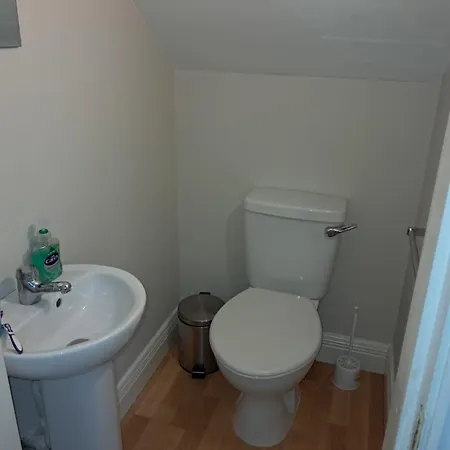 Διαμέρισμα Warm Spacious Three Bed *