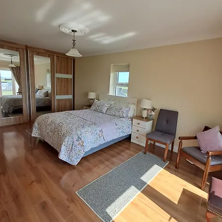 Warm Spacious Three Bed Galway