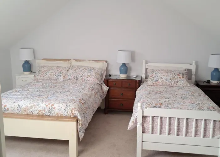 Apartmán Warm Spacious Three Bed