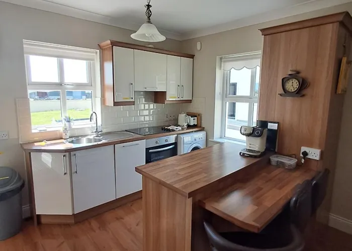 Apartmán Warm Spacious Three Bed *