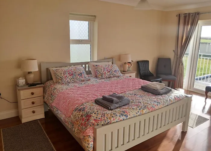 Warm Spacious Three Bed Apartment