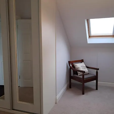 Warm Spacious Three Bed Apartamento *