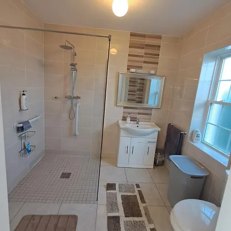 Warm Spacious Three Bed ゴールウェイ