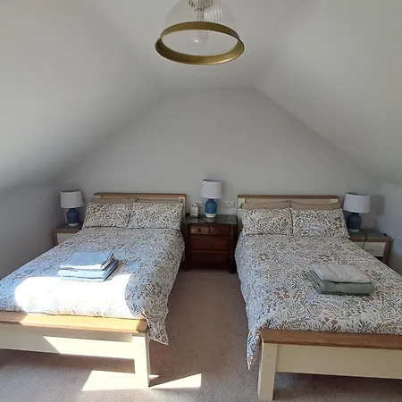 Apartamento Warm Spacious Three Bed *