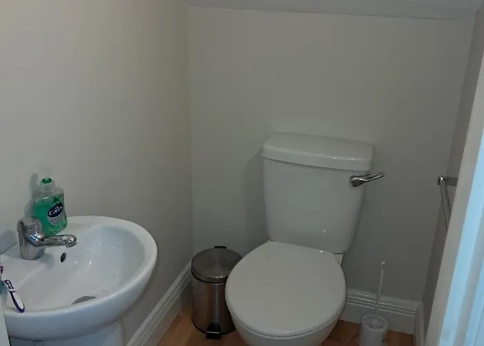 Appartement Warm Spacious Three Bed *