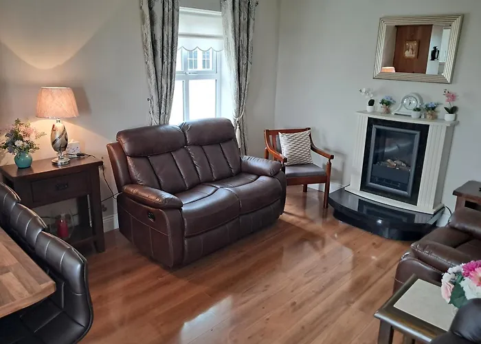 Warm Spacious Three Bed * Galway