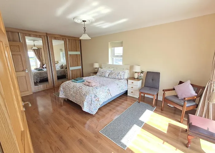 Warm Spacious Three Bed Γκάλγουεϊ