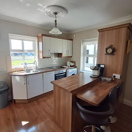 Daire Warm Spacious Three Bed *